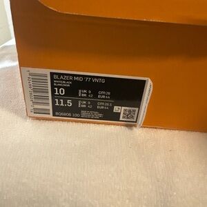 Nike Blazer Mid '77 VNTG in White and Black